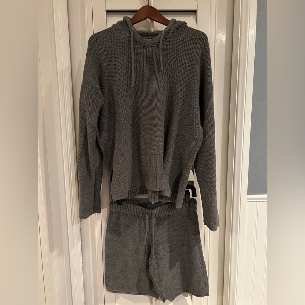 Knit sweater & matching shorts set
